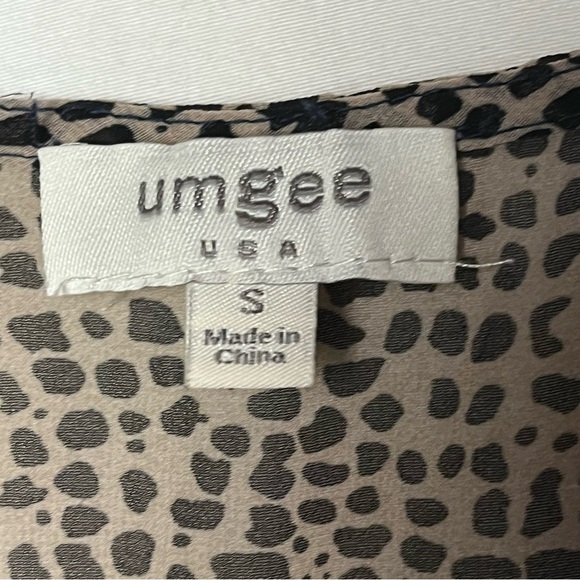 Umgee | Navy Mixed Print Boho Surplice Top, Small - Picture 6 of 7